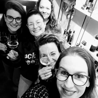 Ten pocit, když ti tvoji štamgasti pošlou fotku z plný vinotéky, že se mají dobře! 😍❤️